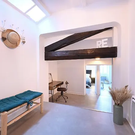 765 Sully Plein Coeur Du Village Apartment